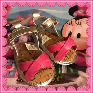 🌸NEW🌸5/$15🌸 Strappy Sandals Pink and Silver